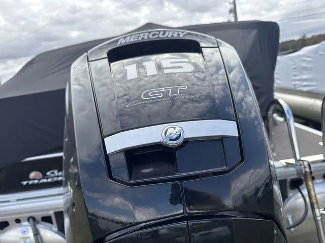 Slide: The Image of Sun Tracker SUNTRACKER SPORTFISH 22 DLX W/115 HP 2023 - 11
