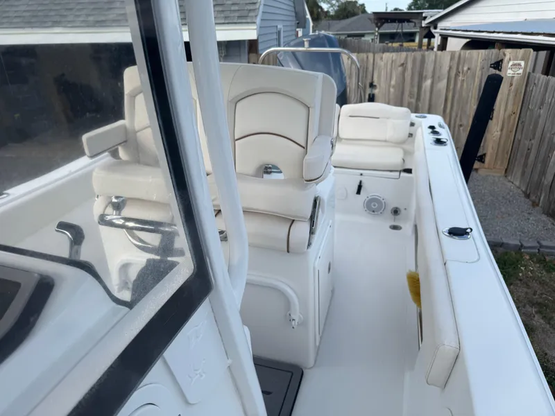 Slide: The Image of Sea Hunt 235 SE 2019 - 50
