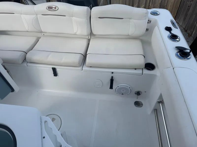 Slide: The Image of Sea Hunt 235 SE 2019 - 56