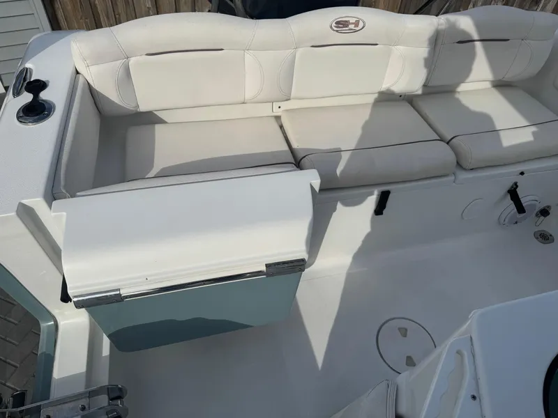 Slide: The Image of Sea Hunt 235 SE 2019 - 57