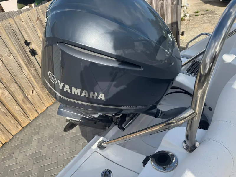 Slide: The Image of Sea Hunt 235 SE 2019 - 58