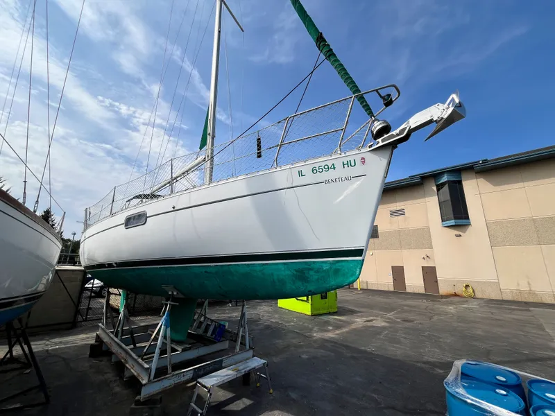 Slide: The Image of Beneteau Oceanis 321 1995 - 12