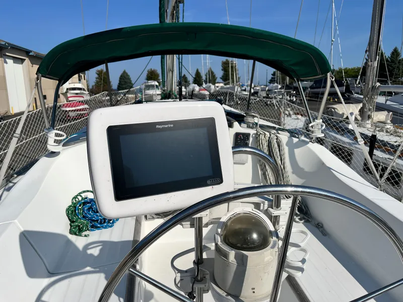 Slide: The Image of Beneteau Oceanis 321 1995 - 28