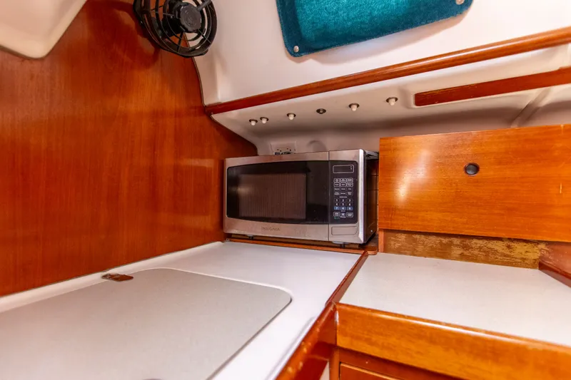 Slide: The Image of Beneteau Oceanis 321 1995 - 50