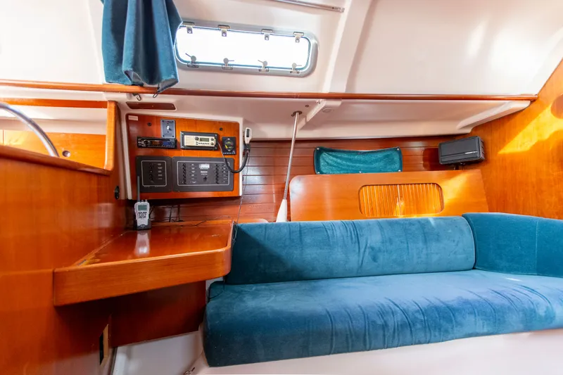 Slide: The Image of Beneteau Oceanis 321 1995 - 58