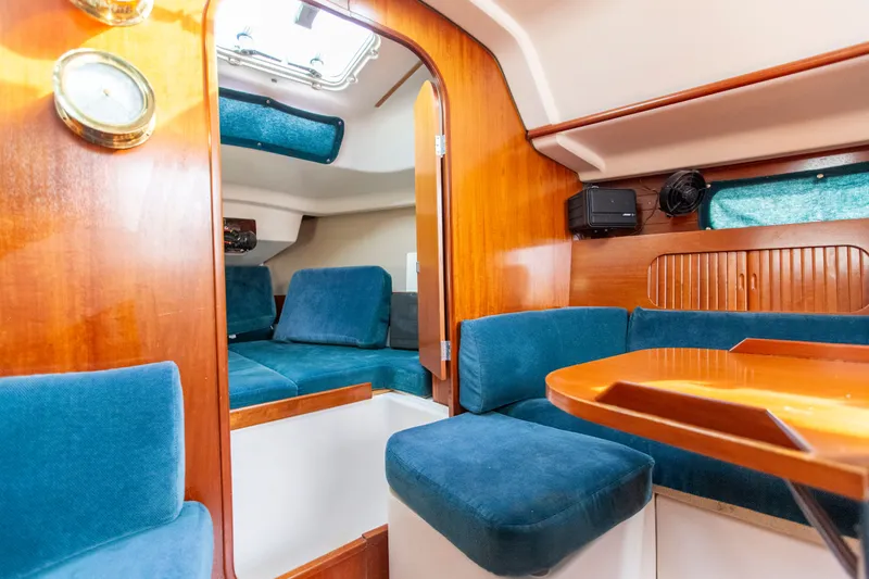 Slide: The Image of Beneteau Oceanis 321 1995 - 60