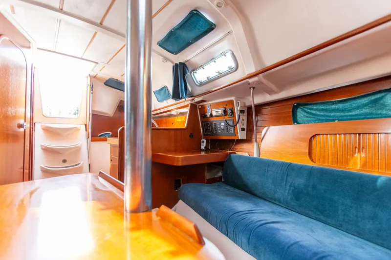 Slide: The Image of Beneteau Oceanis 321 1995 - 64