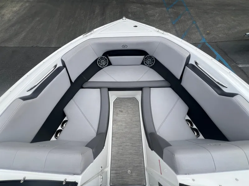 Slide: The Image of Cobalt CS23 Surf 2023 - 18