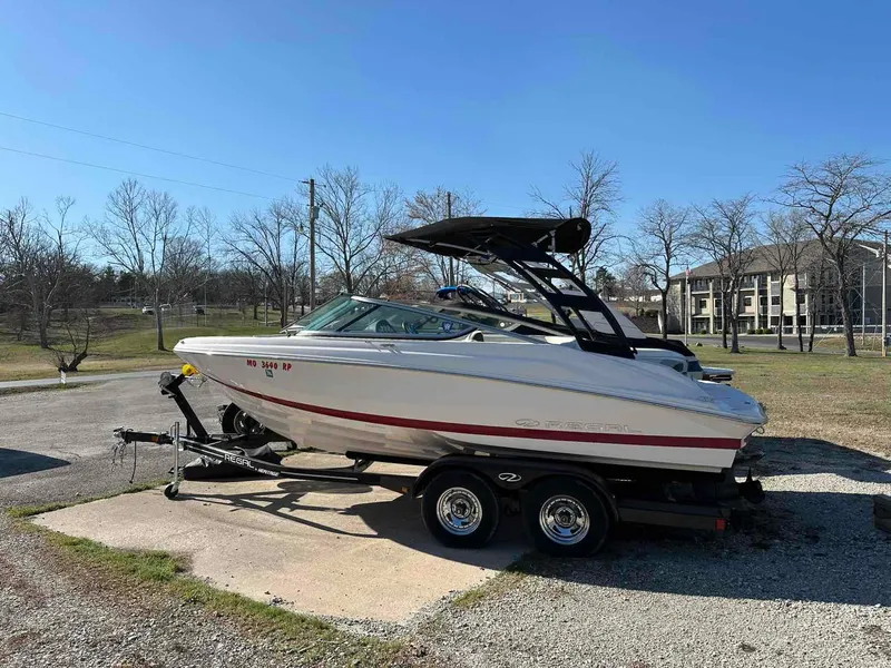 The Image of Regal 2000 ES 2020 - 1