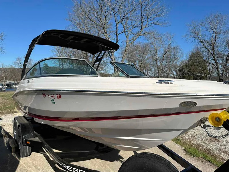 Slide: The Image of Regal 2000 ES 2020 - 5