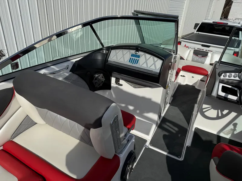 Slide: The Image of MasterCraft X55 2012 - 11