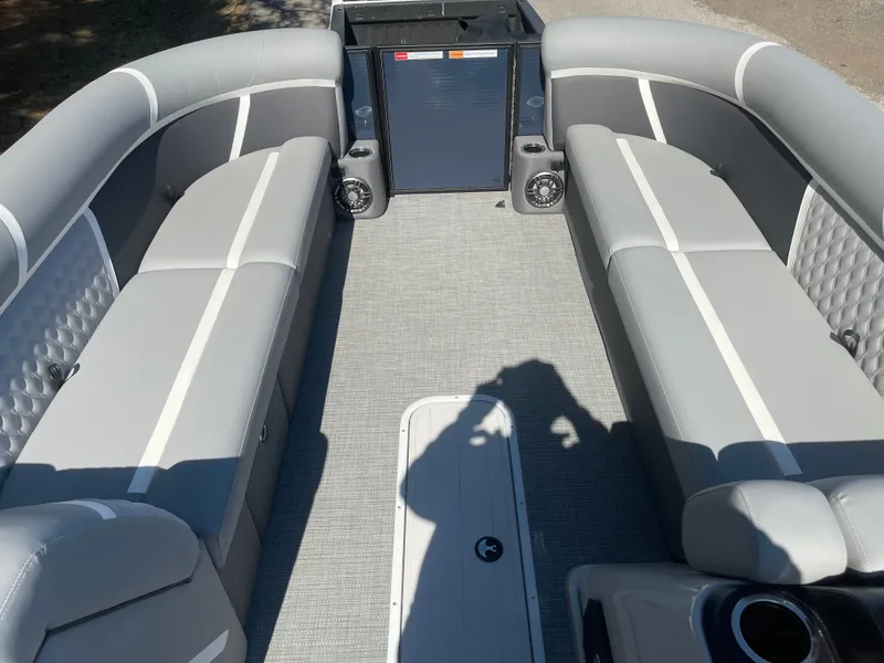 Slide: The Image of Crest Classic 240 SLSC 2025 - 13