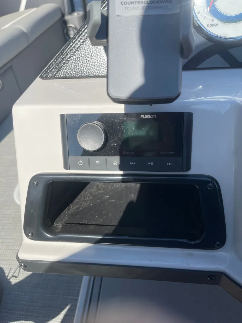 Slide: The Image of Crest Classic 240 SLSC 2025 - 6