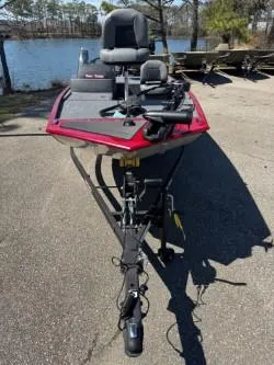 Slide: The Image of Tracker Bass Tracker Classic XL 2025 - 61