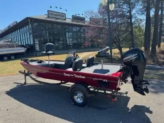Slide: The Image of Tracker Bass Tracker Classic XL 2025 - 65