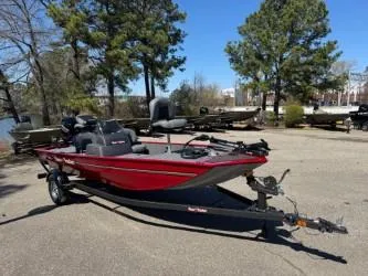 Slide: The Image of Tracker Bass Tracker Classic XL 2025 - 68