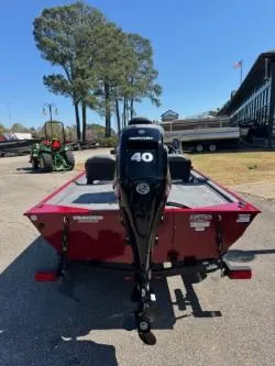 Slide: The Image of Tracker Bass Tracker Classic XL 2025 - 78