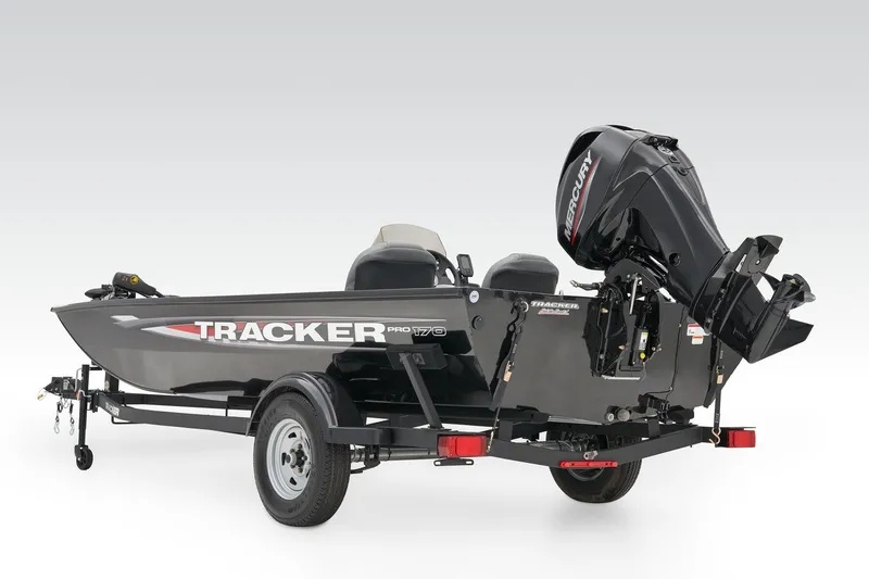Slide: The Image of Tracker Pro 170 2025 - 42