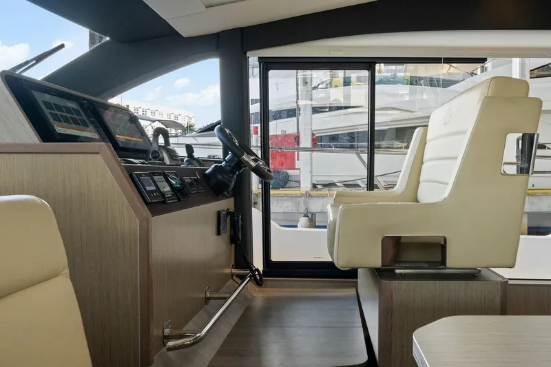 Slide: The Image of Sealine C430 2022 - 15