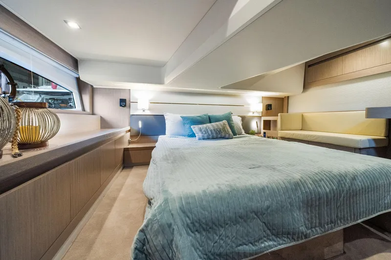 Slide: The Image of Sealine C430 2022 - 20