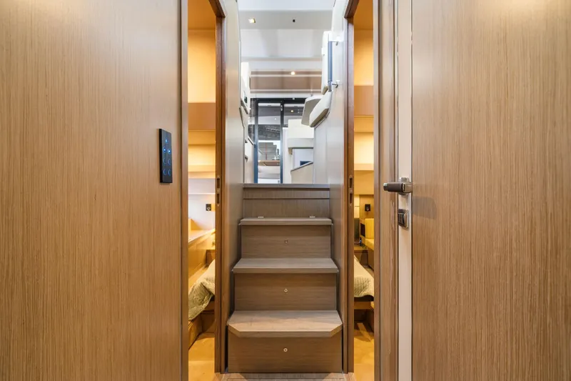 Slide: The Image of Sealine C430 2022 - 26