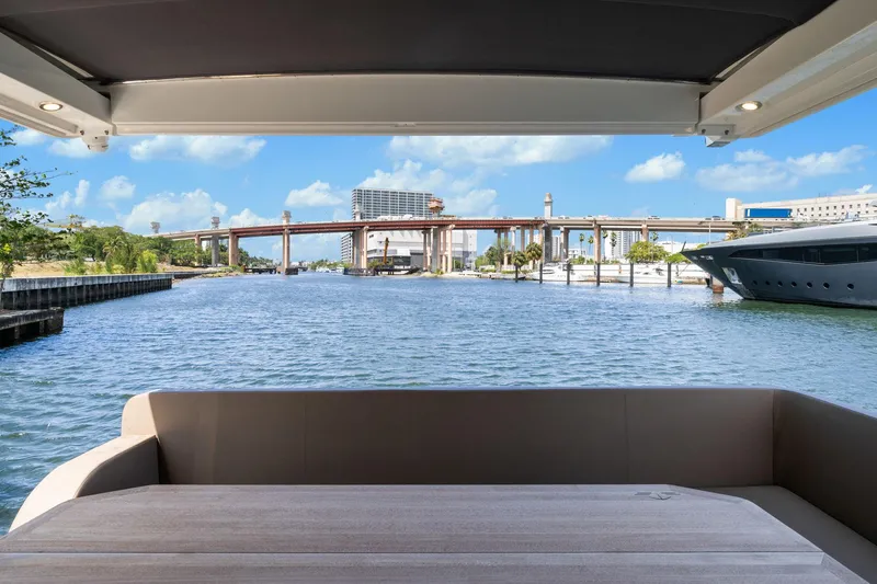 Slide: The Image of Sealine C430 2022 - 32