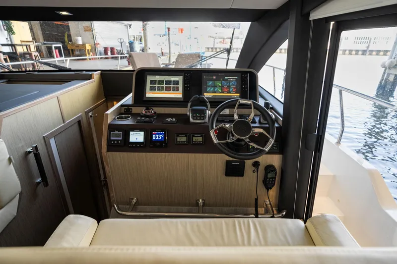 Slide: The Image of Sealine C430 2022 - 8