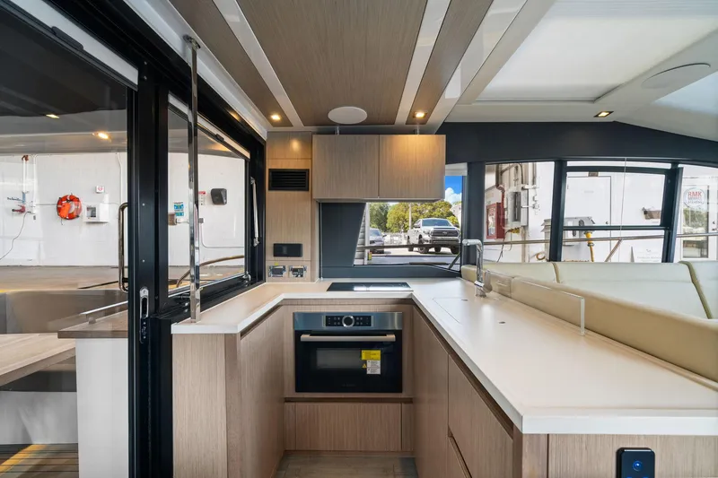 Slide: The Image of Sealine C430 2022 - 9