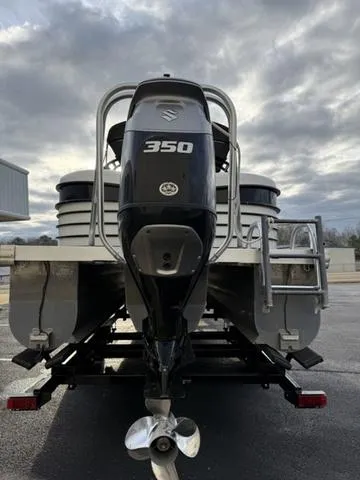 Slide: The Image of Landau 2700 Signature Cruise Sport Rear Lounge Tri-Log 2019 - 9