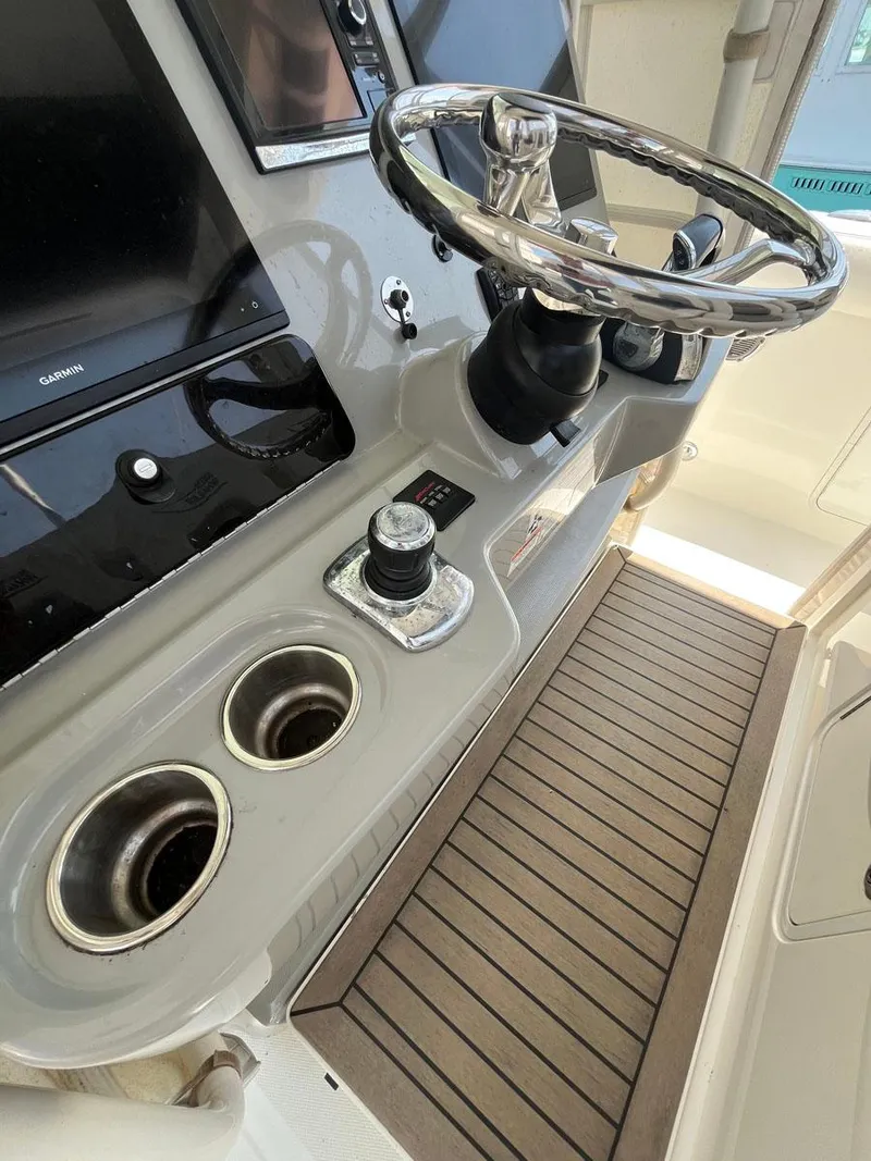 Slide: The Image of 2015 Boston Whaler 350 Outrage - 18