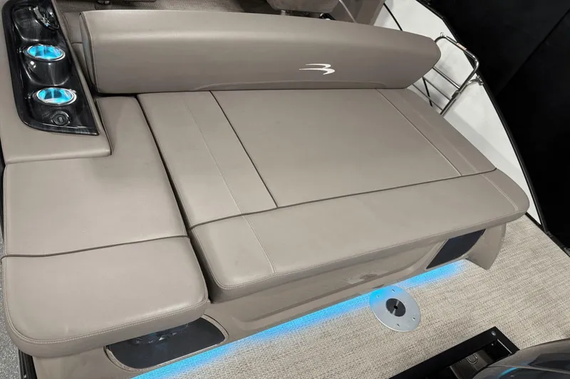 Slide: The Image of Bennington 25 QSXBW 2017 - 21