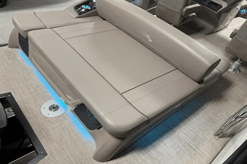 Slide: The Image of Bennington 25 QSXBW 2017 - 25