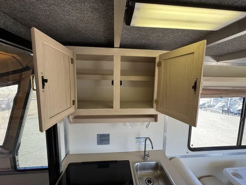 Slide: The Image of Sun Tracker 31 Party Cruiser 2006 - 100