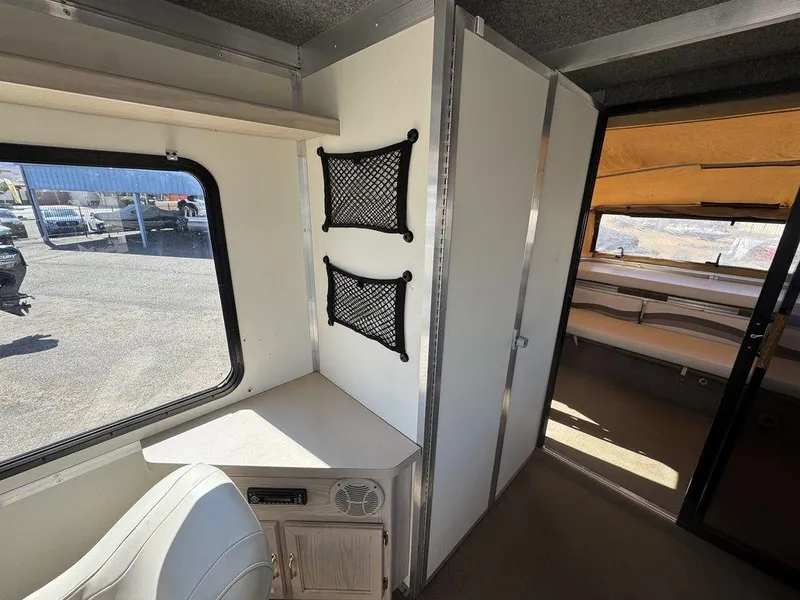 Slide: The Image of Sun Tracker 31 Party Cruiser 2006 - 101