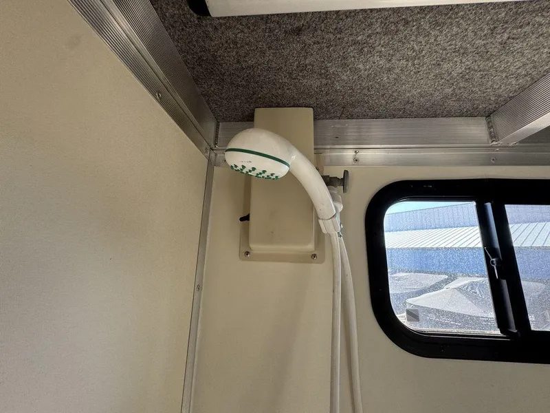 Slide: The Image of Sun Tracker 31 Party Cruiser 2006 - 107