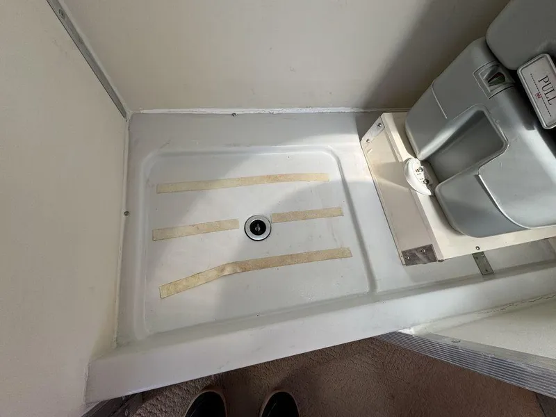 Slide: The Image of Sun Tracker 31 Party Cruiser 2006 - 110