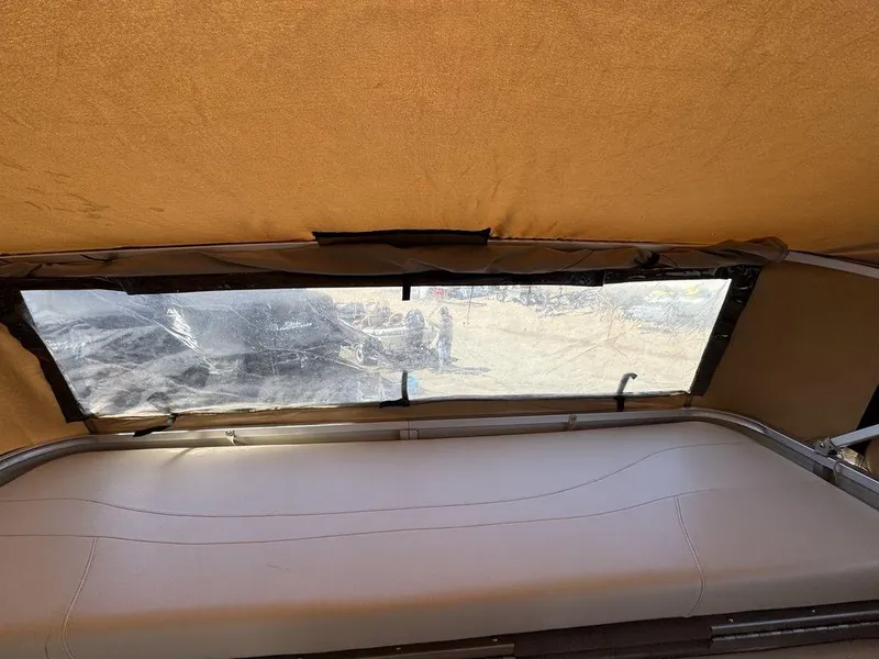 Slide: The Image of Sun Tracker 31 Party Cruiser 2006 - 114