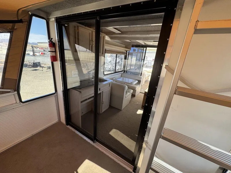 Slide: The Image of Sun Tracker 31 Party Cruiser 2006 - 117