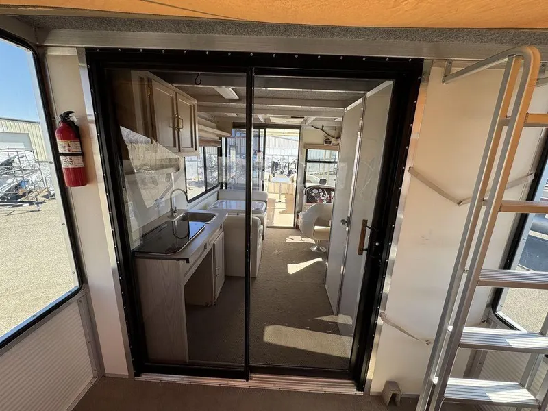 Slide: The Image of Sun Tracker 31 Party Cruiser 2006 - 119