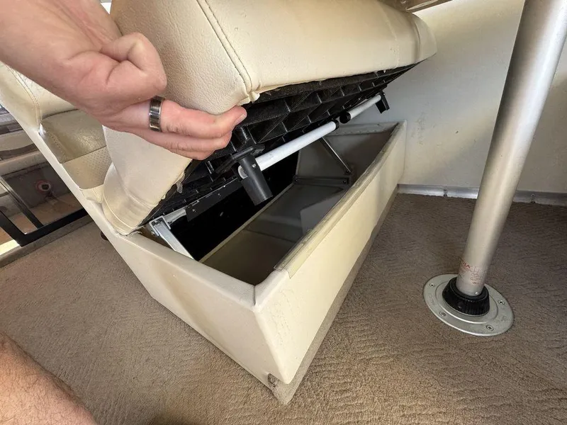 Slide: The Image of Sun Tracker 31 Party Cruiser 2006 - 127