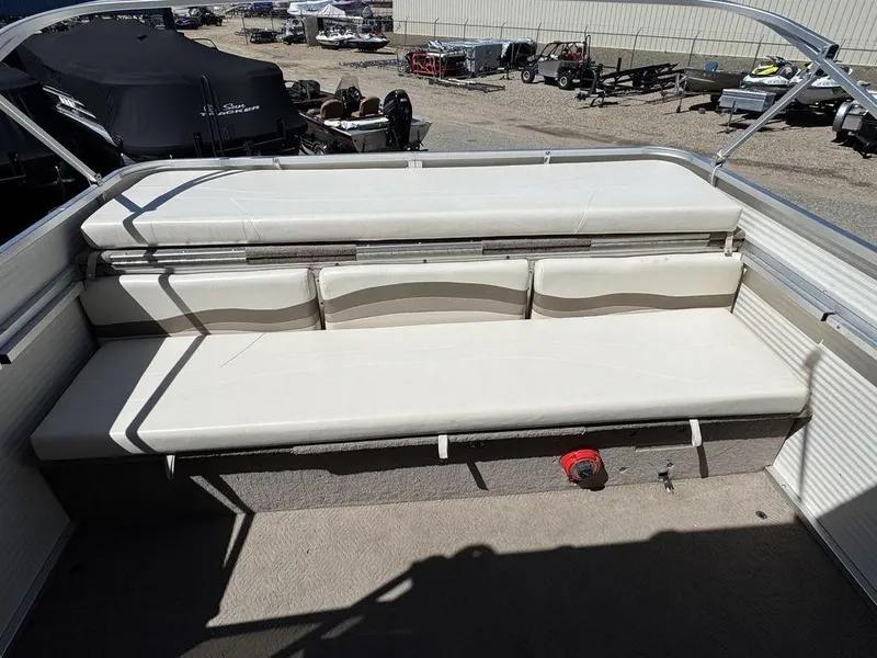 Slide: The Image of Sun Tracker 31 Party Cruiser 2006 - 133