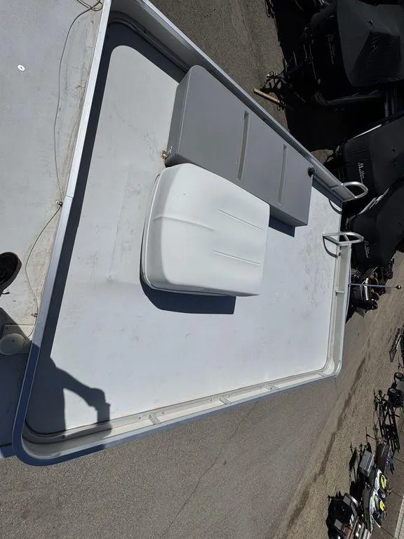 Slide: The Image of Sun Tracker 31 Party Cruiser 2006 - 145