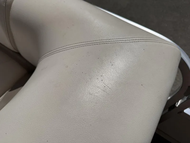 Slide: The Image of Sun Tracker 31 Party Cruiser 2006 - 50