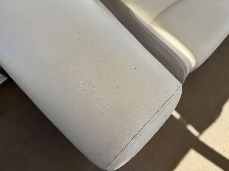 Slide: The Image of Sun Tracker 31 Party Cruiser 2006 - 54