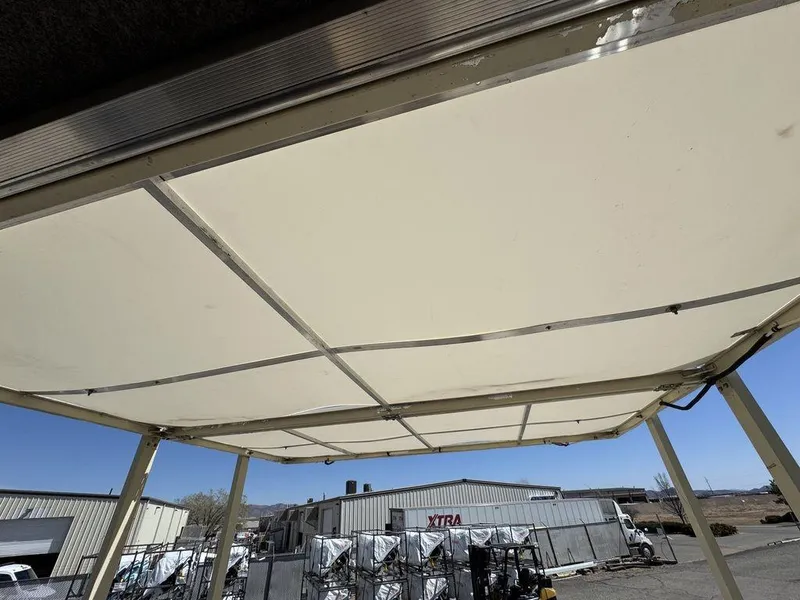 Slide: The Image of Sun Tracker 31 Party Cruiser 2006 - 63