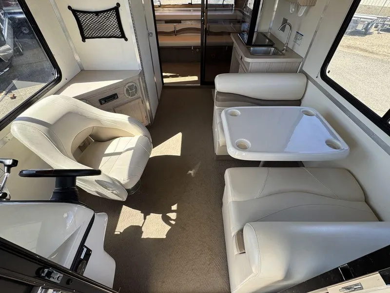 Slide: The Image of Sun Tracker 31 Party Cruiser 2006 - 69