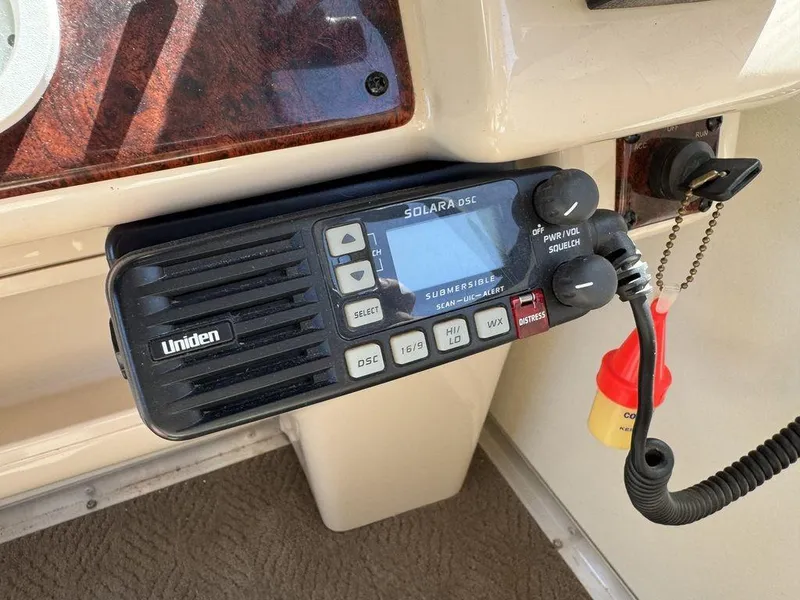 Slide: The Image of Sun Tracker 31 Party Cruiser 2006 - 81