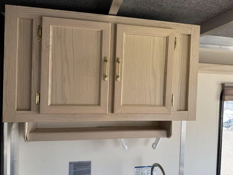 Slide: The Image of Sun Tracker 31 Party Cruiser 2006 - 90