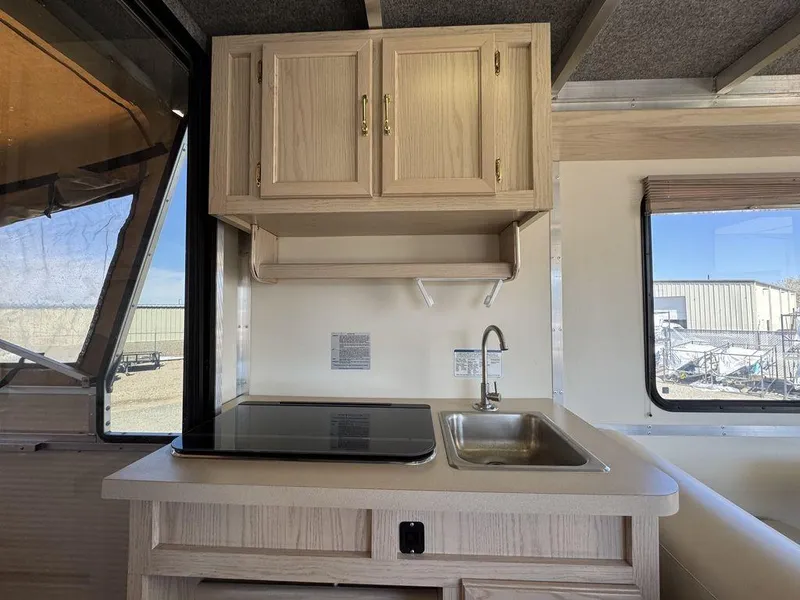 Slide: The Image of Sun Tracker 31 Party Cruiser 2006 - 91