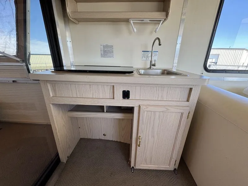 Slide: The Image of Sun Tracker 31 Party Cruiser 2006 - 92